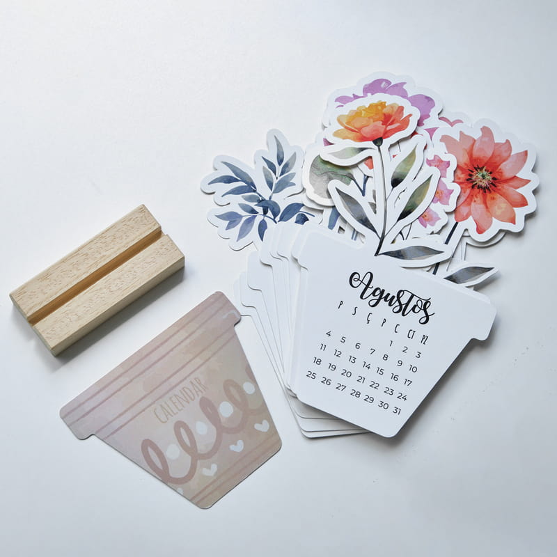 Renkli Çiçekler Dekoratif Masa 2026 Takvimi