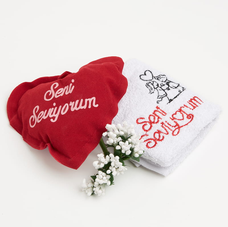 Sevgilinizi Mutlu Edecek Kalp Kutulu Tektaş Yüzük Sepeti