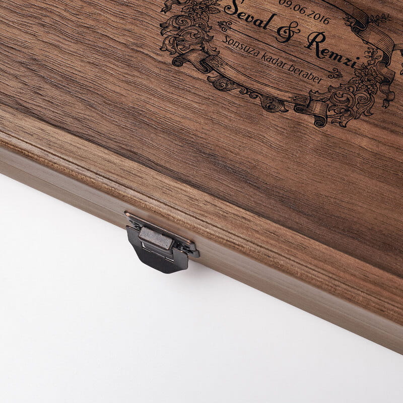 Tavla Sever Çiftlere Özel Havuzlu Ceviz Tavla Seti