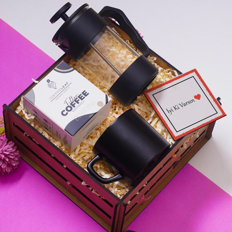 Ahşap Kutu İçerisinde Şık Tasarımlı French Press Fincan Filtre Kahve Hediye Kutusu