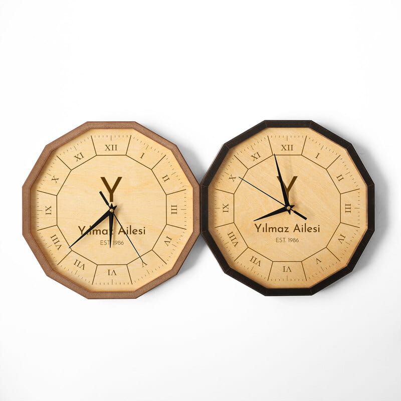 Aile Adı Özelleştirmeli Ahşap Duvar Saati