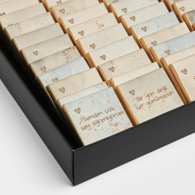 Anne 48 Adet Sevgi Mesajlı Çikolata