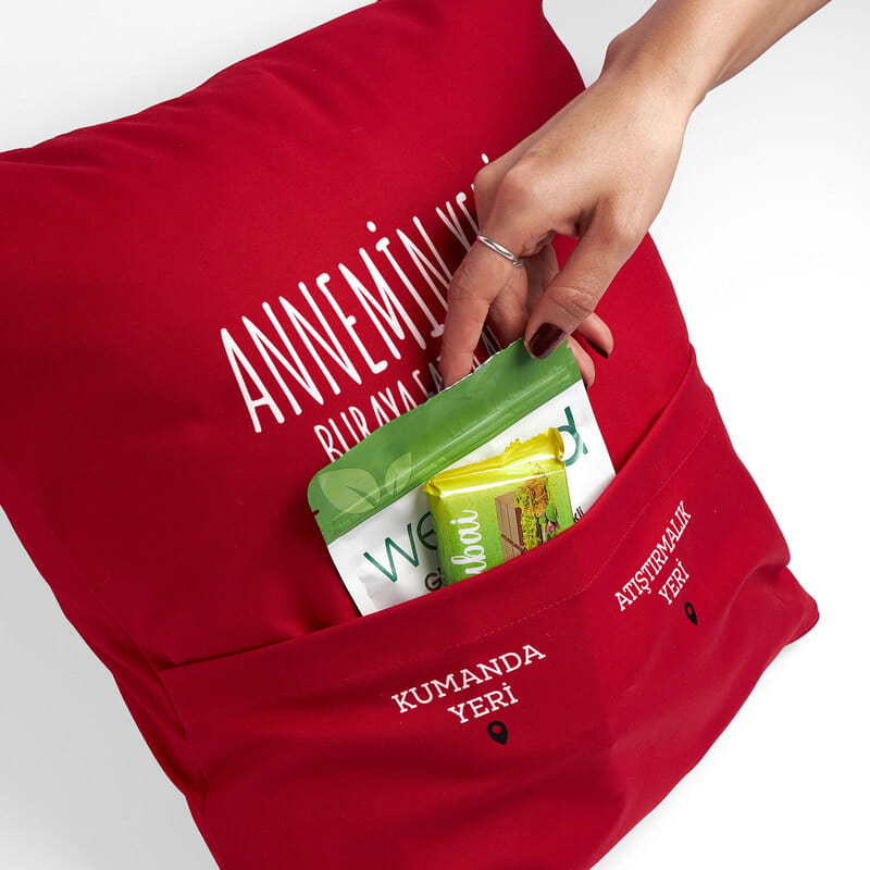 Annemin Yeri Kumanda ve Atıştırmalık Cepli Yastık