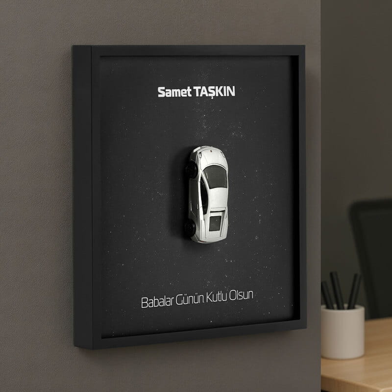 Araba Düşkünü Babaya İsimli Model Araba Çerçevesi