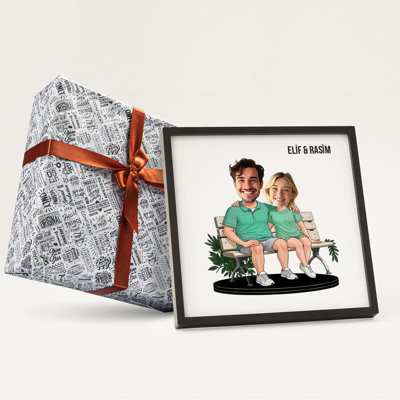 Bankta Oturan Çift Karikatür Tasarımlı Kişiye Özel Çerçeve