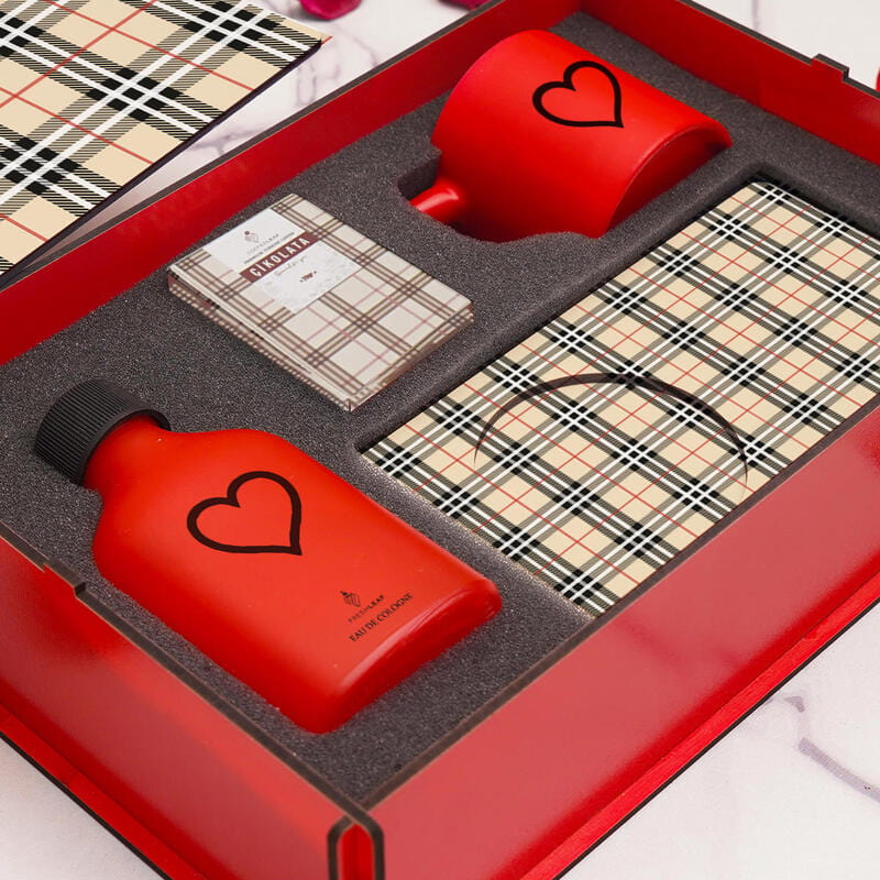 Çiftlere Özel Ahşap Kutuda Fincan Kolonya AŞK Kahvesi Hediye Kutusu