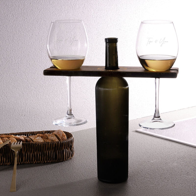Çiftlere Özel Kişiselleştirilebilir 2'li Şarap Kadehi ve Standı