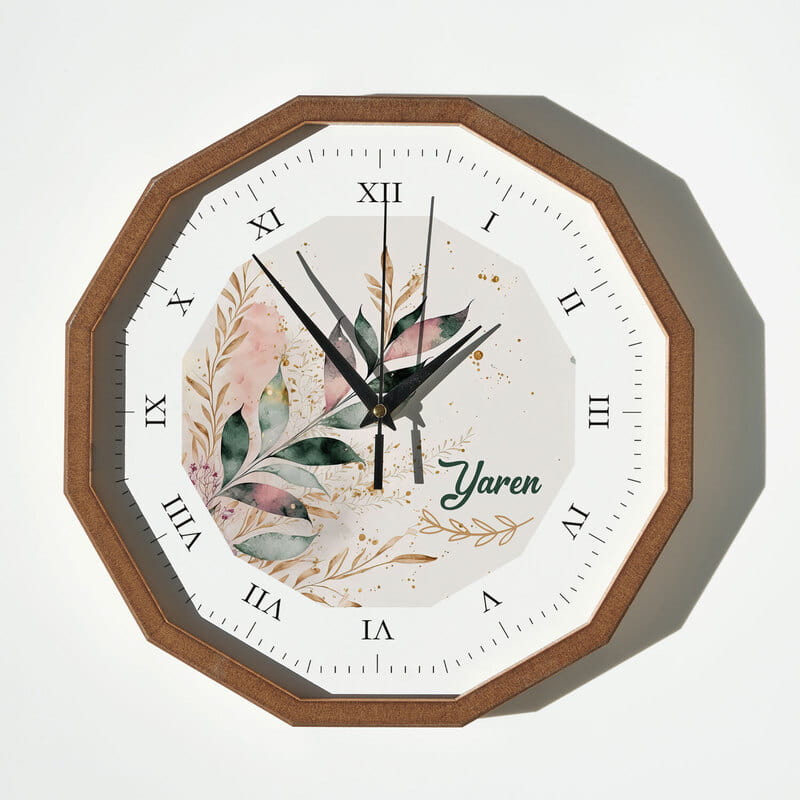 Dekoratif Çiçek Tasarımlı İsme Özel Ahşap Duvar Saati