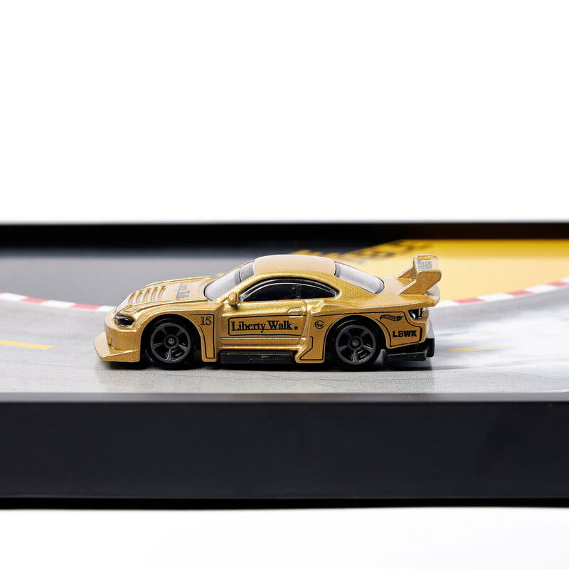 Drift Temalı Dekoratif Oyuncak Arabalı Çerçeve