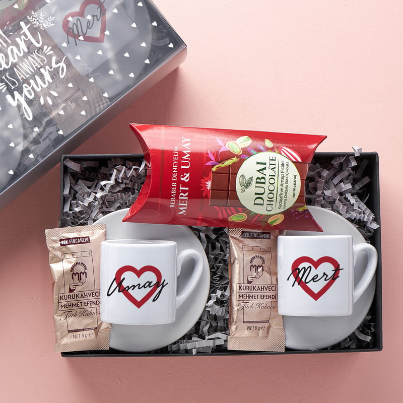 Dubai Çikolatalı Kişiye Özel Romantik Hediye Kutusu