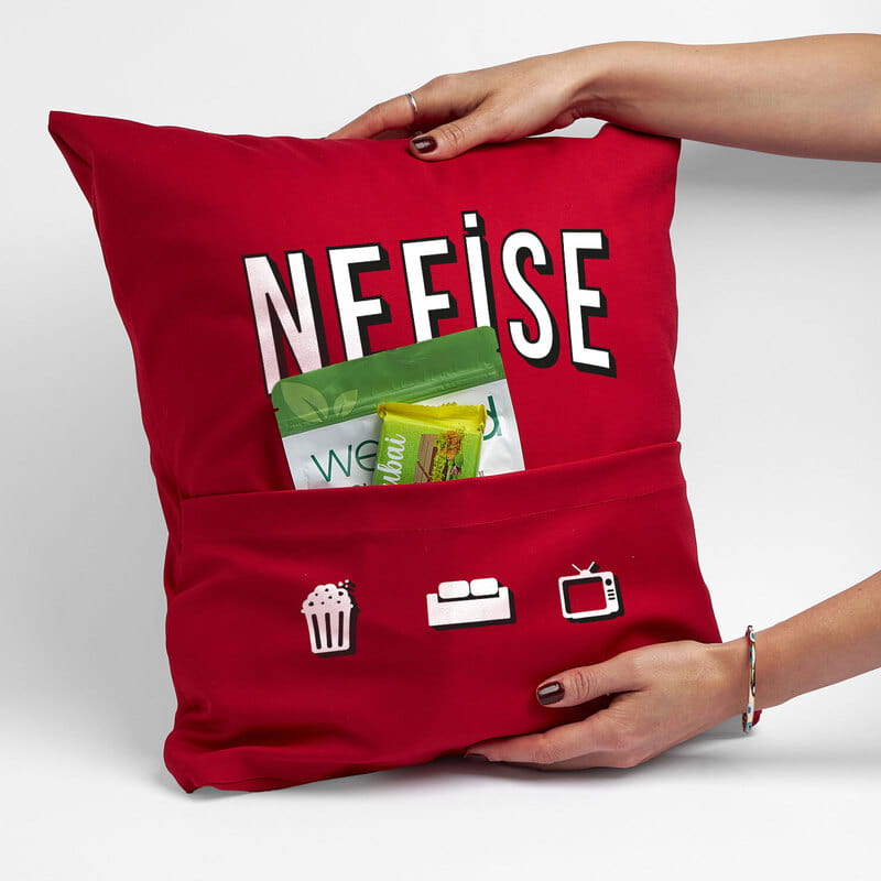 Film Sever Anneler İçin Kişiye Özel Cepli Yastık