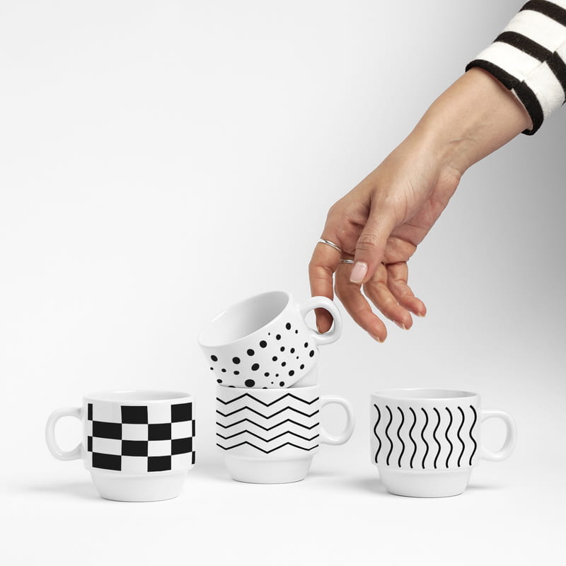 Geometrik Desenli 4'lü Set Standlı Fincan Takımı