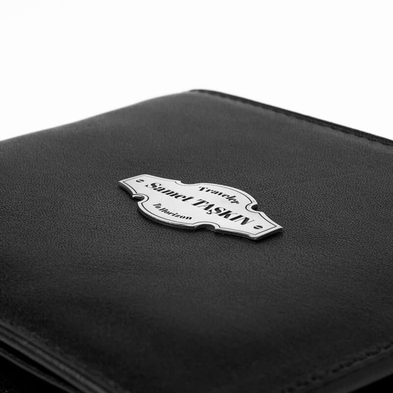 Gezginlere Özel Gümüş İşlemeli İsimli Deri Cüzdan