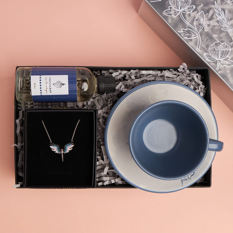 Gümüş Melek Kolye Hediyeli Zerafet Hediye Kutusu