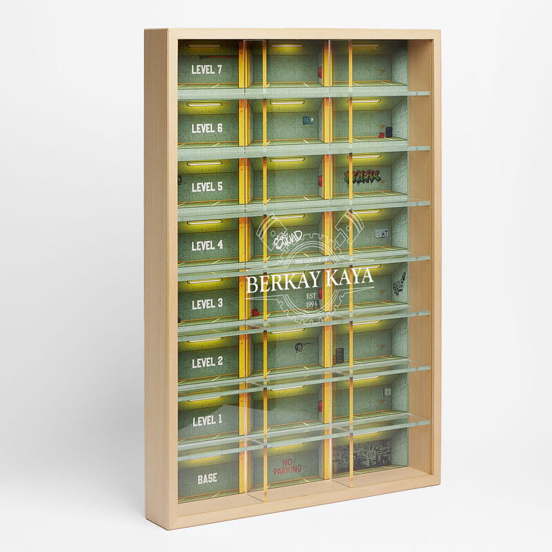 İsimli Ahşap Garaj Araba Koleksiyon Rafı