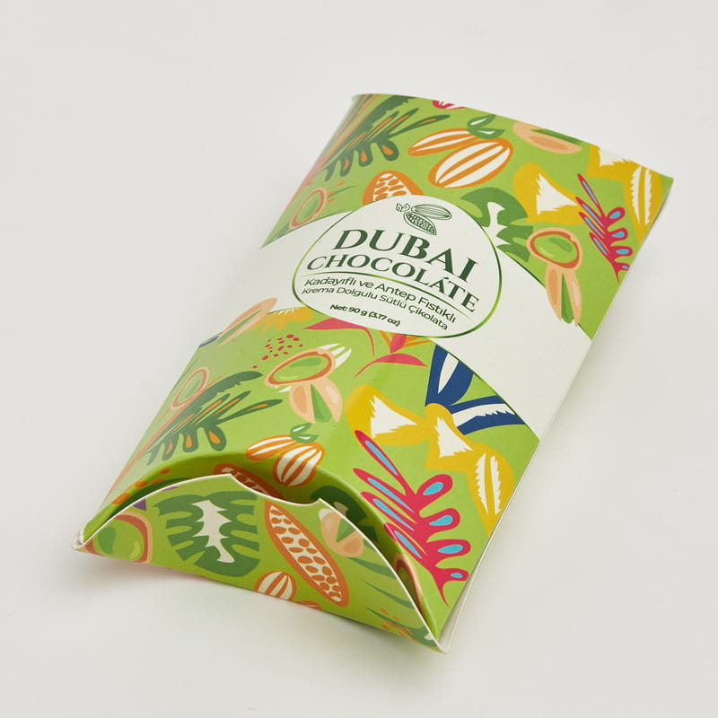 İsme Özel Kar Tanesi Kahve Fincanı ve Çikolata Hediye Kutusu