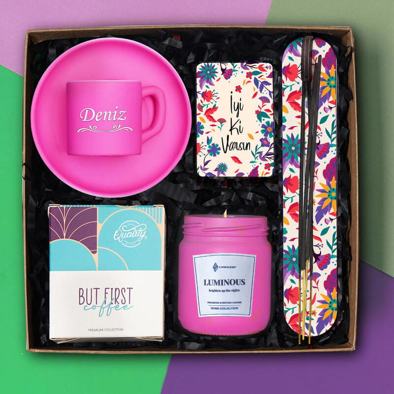 Kişiye Özel Çiçek Tasarımlı Hediye Kutusu