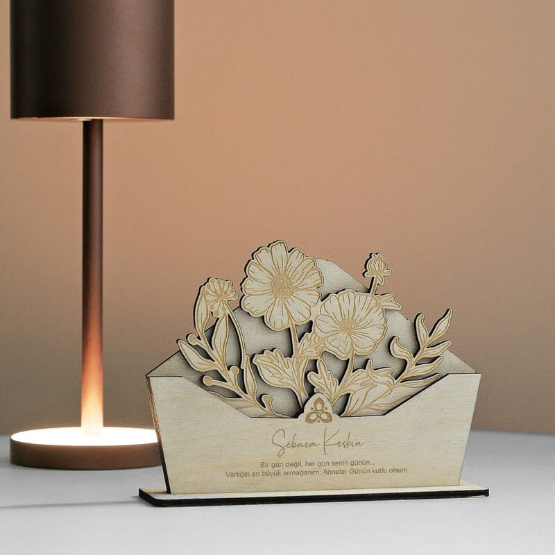 Kişiye Özel Mesajlı Ahşap Anneler Günü Çiçek Dekoru