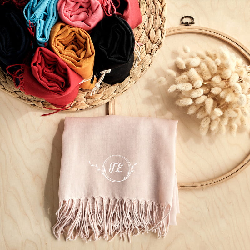 Kişiye Özel Monogram Tasarımlı Şal