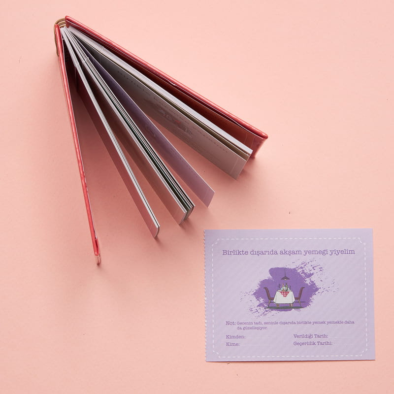 Kız Arkadaşa Romantik Hediye Kutusu