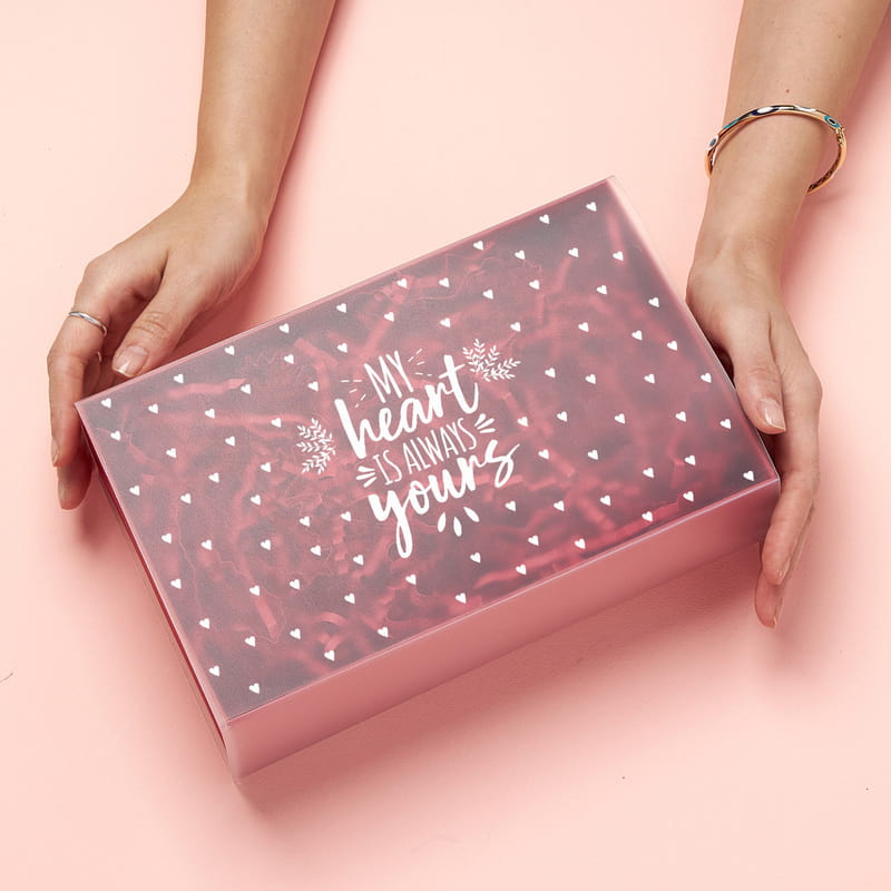 Kız Arkadaşa Romantik Hediye Kutusu