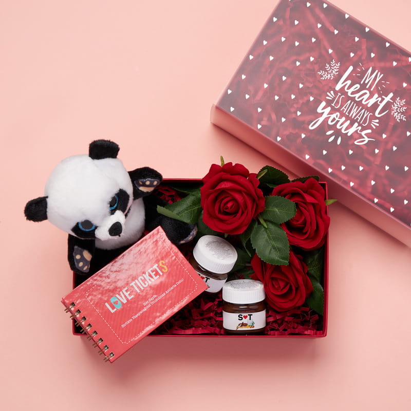 Kız Arkadaşa Romantik Hediye Kutusu