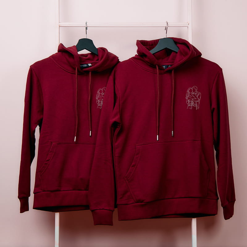 Line Art Tasarımlı Sevgili Sweatshirt Kombini