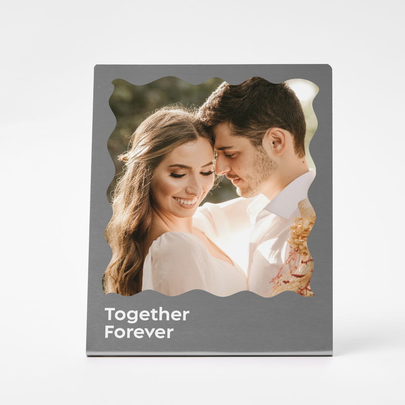 Minimal Tasarımlı Metal Foto