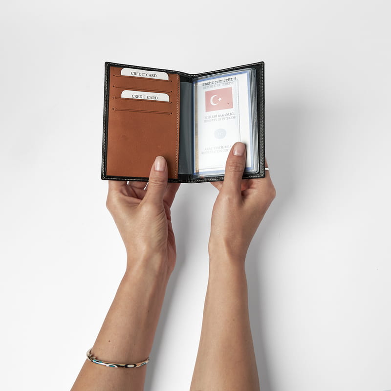 Monogram Gümüş İşlemeli Kişiye Özel Deri Ruhsat Kabı