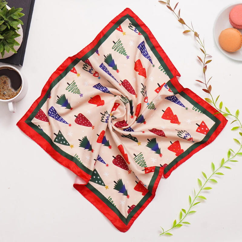 Mutlu Yıllar Tasarımlı Fincan Fular Kahve Mum Çam Ağacı Yılbaşı Hediye Kutusu