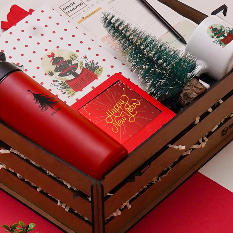 Özel Tasarım Yılbaşı Cam Suluk Ahşap Defter Çerçeve Planlayıcı Çam Ağacı Fincan Hediye Kutusu