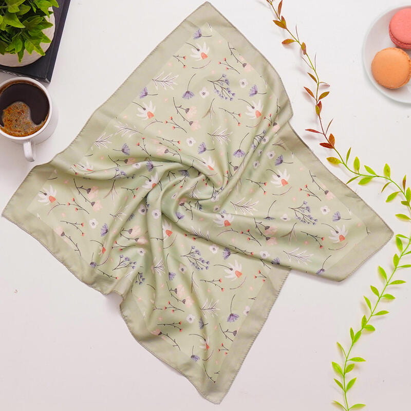 Özel Tasarımlı Defter Kalem Fular Kombini Hediye Kutusu