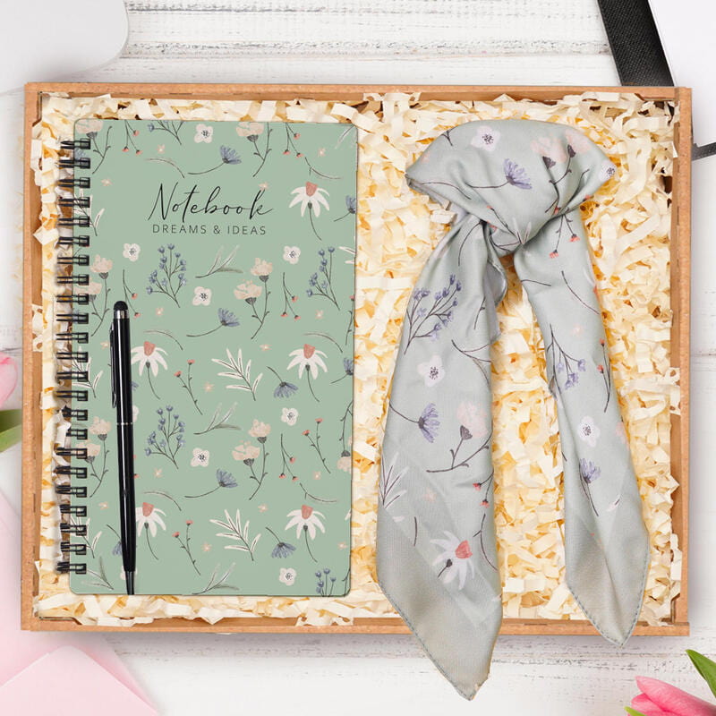 Özel Tasarımlı Defter Kalem Fular Kombini Hediye Kutusu