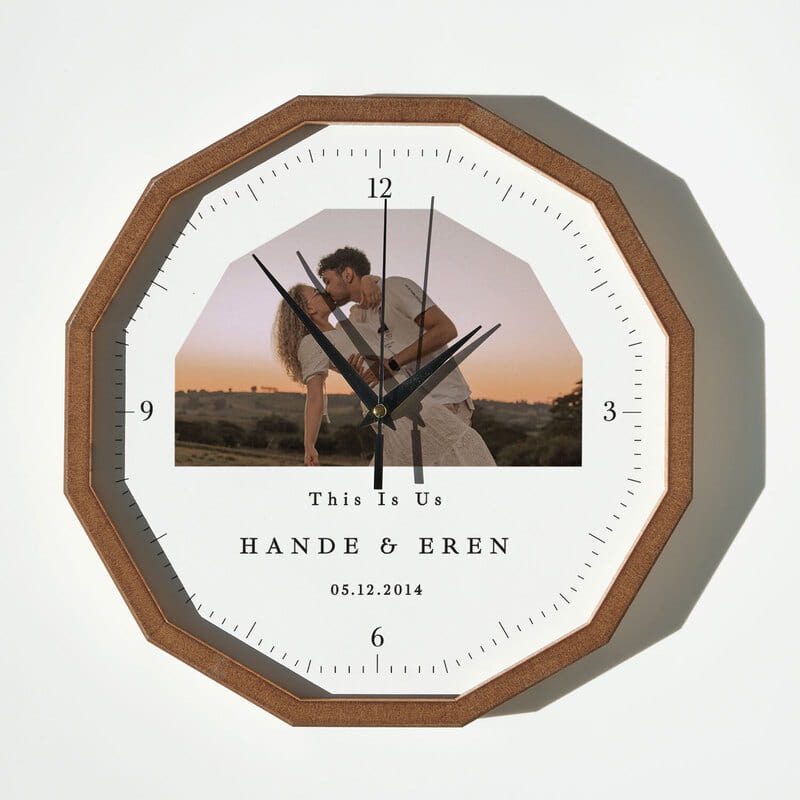 Sevgili Fotoğraflı Ahşap Duvar Saati