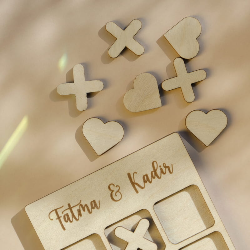 Sevgili İsimli Ahşap 3x3 Tic Tac Toe Oyunu