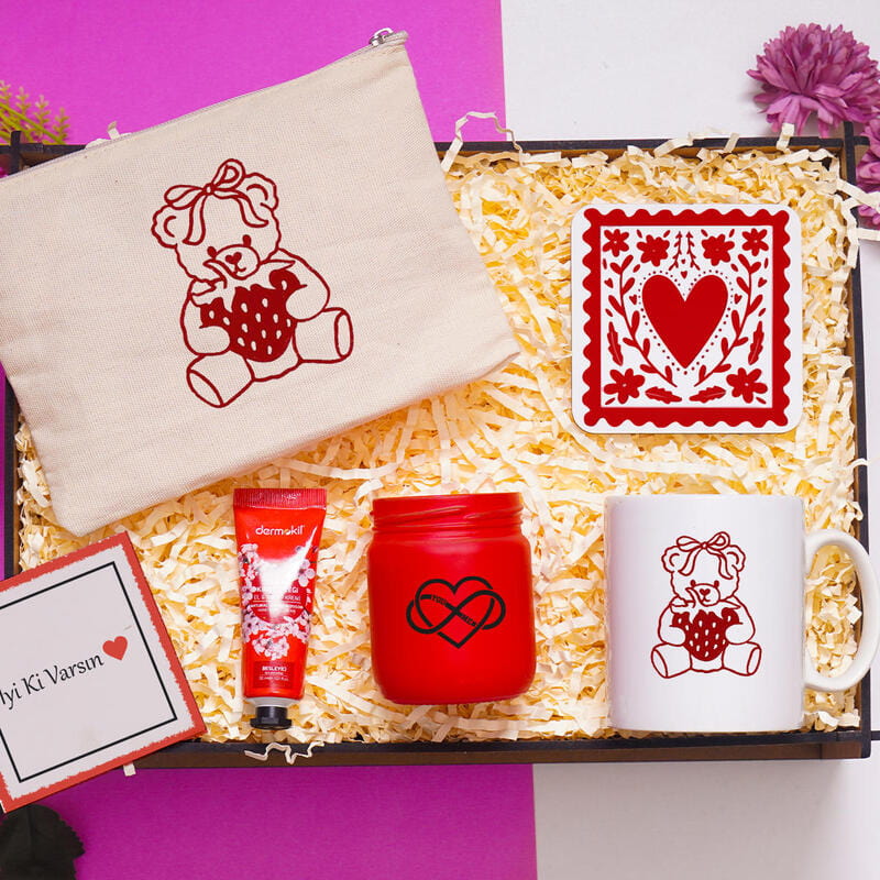 Sevgililer Günü Tasarımlı Kokulu Mum Makyaj Çantası Kupa Bardak El Kremi Hediye Kutusu