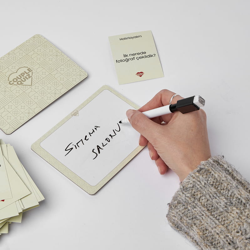 Sevgiliye Eğlenceli Soru Cevap Aktivite Kutusu