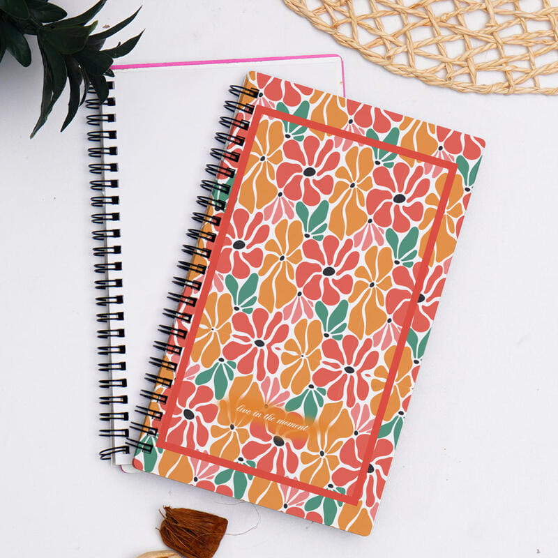 Şık Tasarımlı Ahşap Defter Fular Kalem Kombini Hediye Kutusu