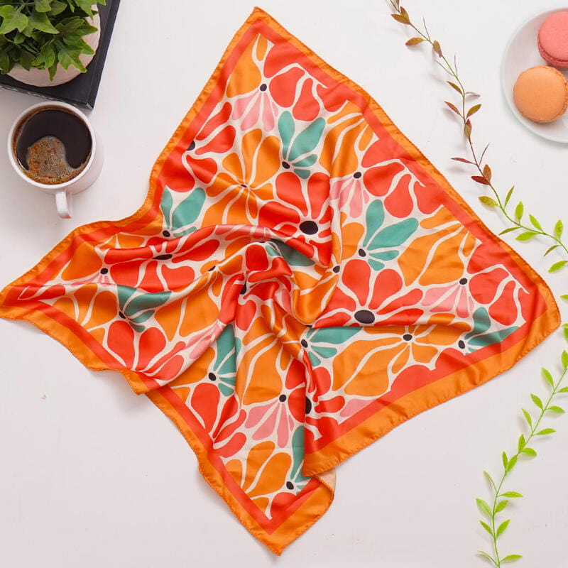 Şık Tasarımlı Ahşap Defter Fular Kalem Kombini Hediye Kutusu