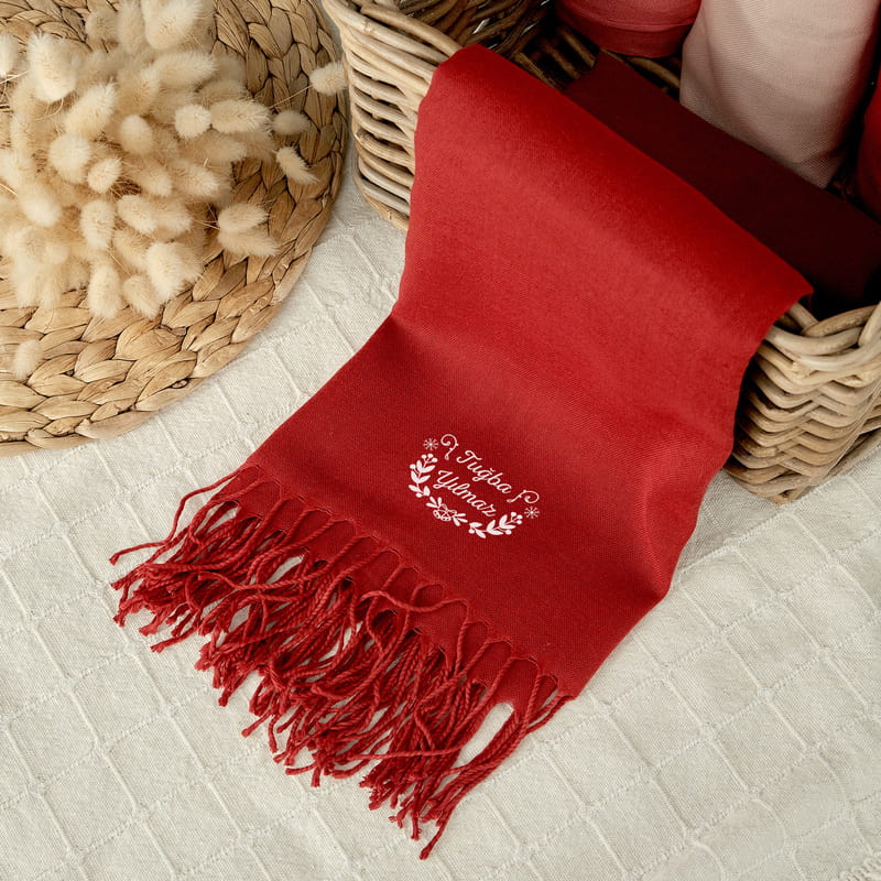 Yeni Yıl Hediyesi İsimli Püsküllü Şal