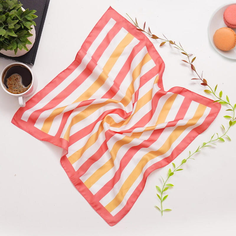 Yeni Yıla Özel Kadın Fular Defter Kalem Cam Suluk Kupa Bardak Kalp Biblo Yılbaşı Hediye Kutusu