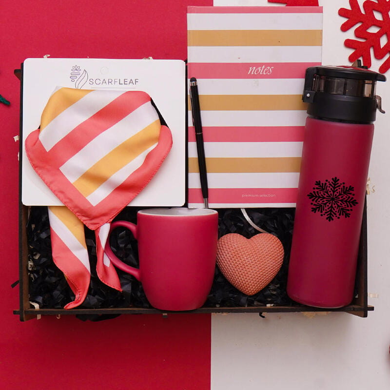 Yeni Yıla Özel Kadın Fular Defter Kalem Cam Suluk Kupa Bardak Kalp Biblo Yılbaşı Hediye Kutusu