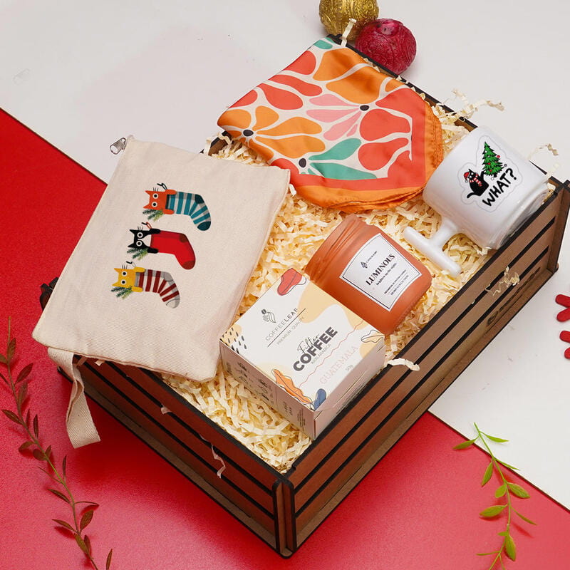 Yılbaşı Tasarımlı Makyaj Çantası Fular Filtre Kahve T-Kulp Fincan Mum Hediye Kutusu