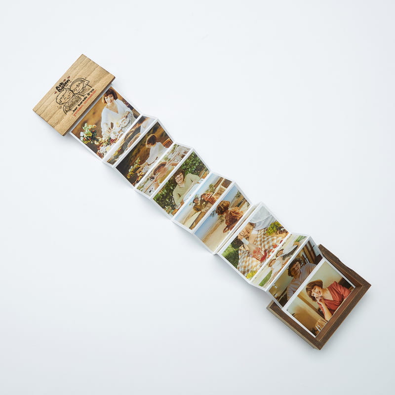 Aşk Bazen Her Karede Onu Sevmektir Akordiyon Fotoğraf Kutusu