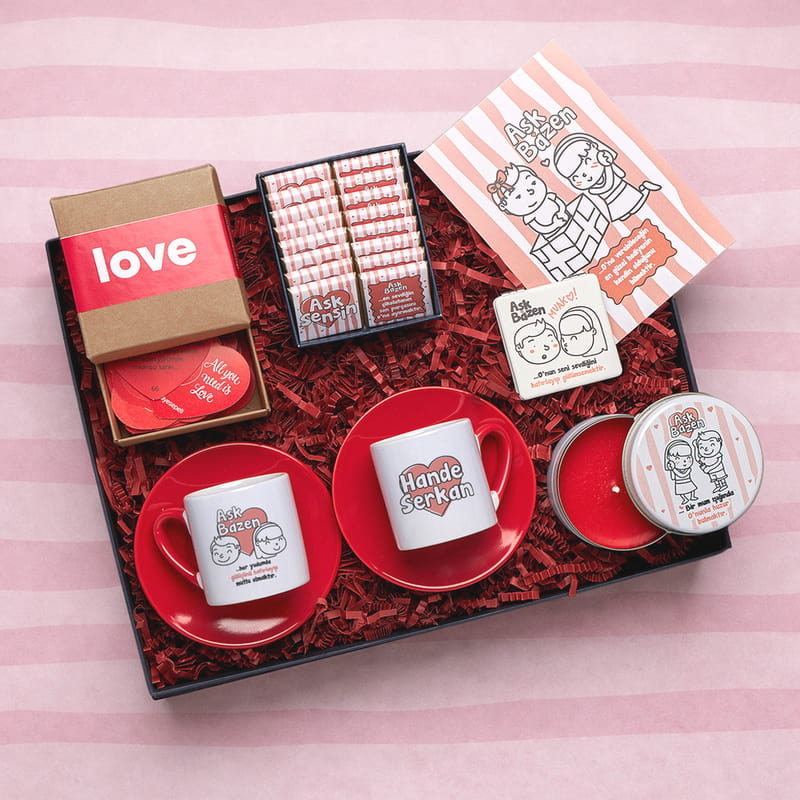 Aşk Bazen Konseptli Romantik Hediye Kutusu