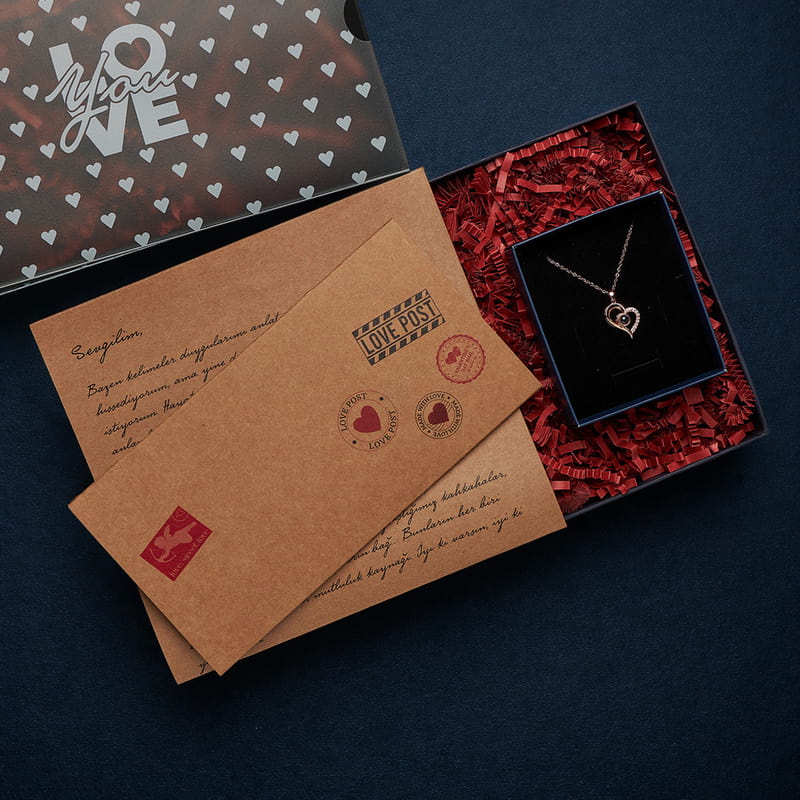 Aşkın 100 Dili Kolyeli LOVE Hediye Kutusu - Sevgiliye Mektuplu