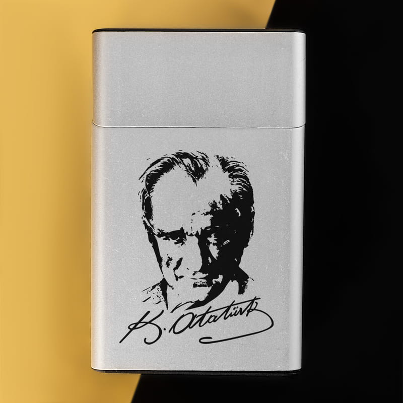 Atatürk Silüeti ve İmzası Baskılı Sigara Tabakası