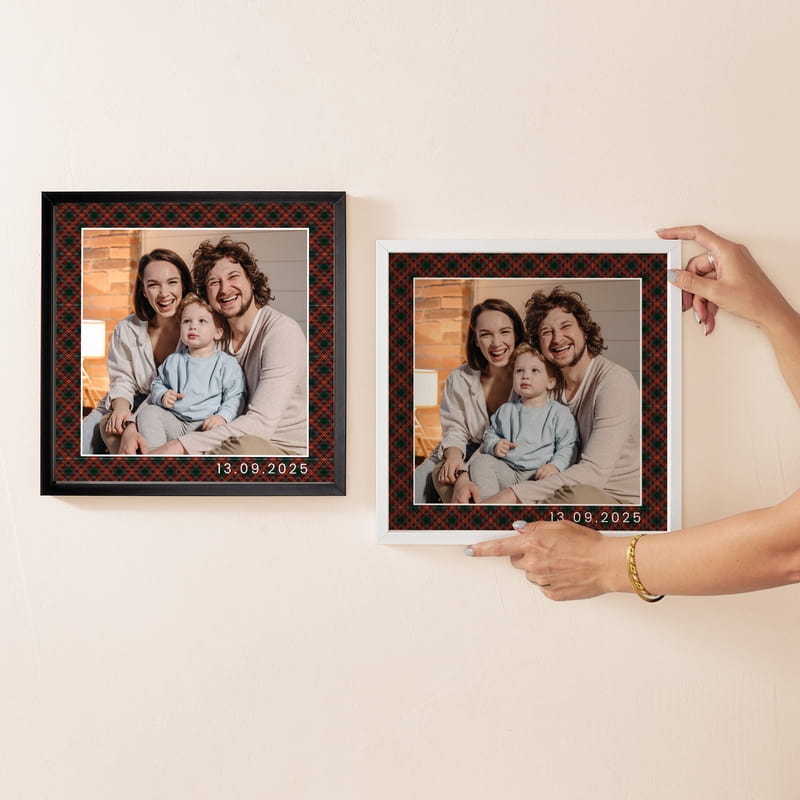 Ekose Paspartulu Yeni Yıl Fotoğraf Çerçevesi