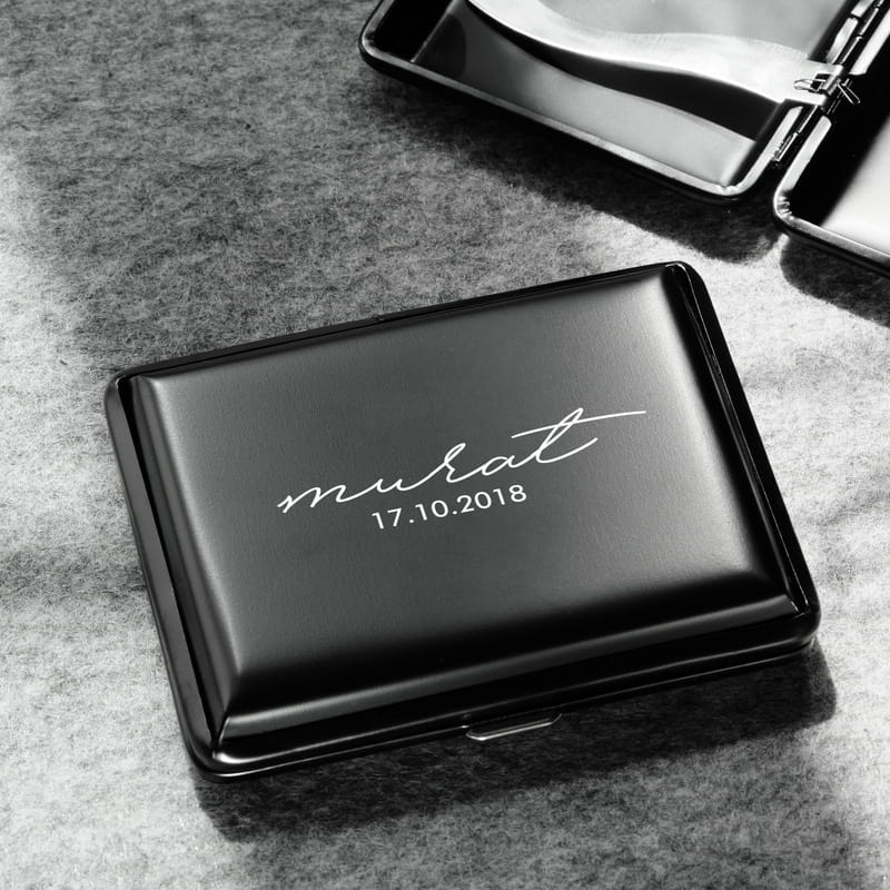 Erkek Arkadaşa İmza Tasarımlı Sigara Tabakası
