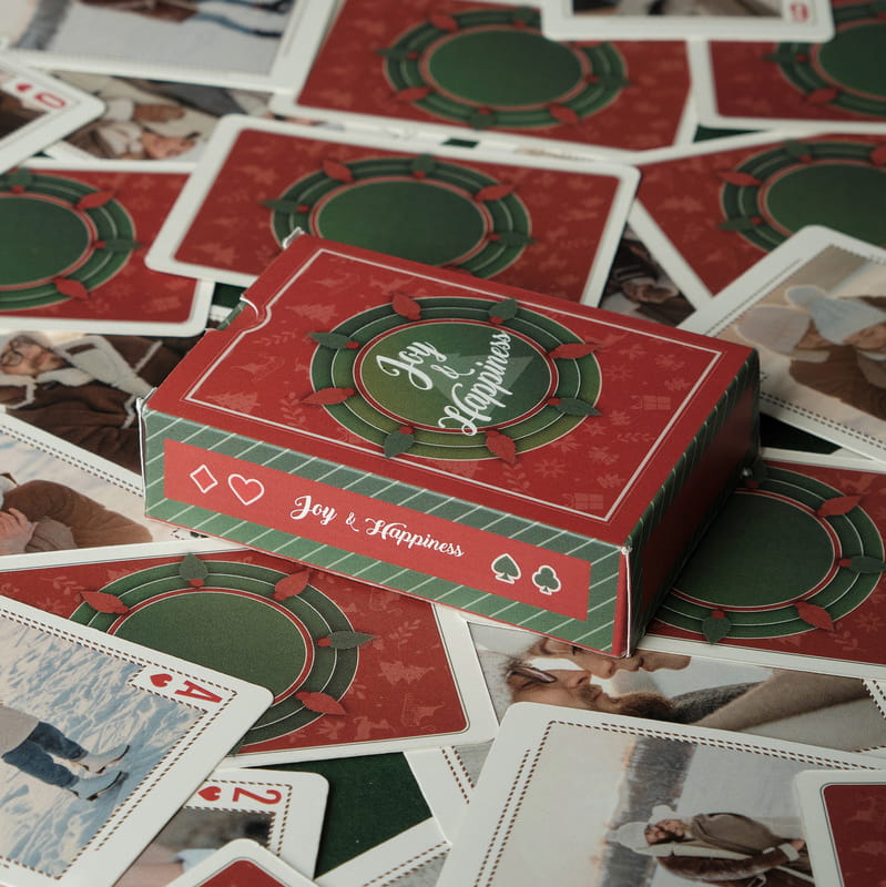 Fotoğraflı İskambil Kartları Çikolatalı Yılbaşı Hediye Kutusu